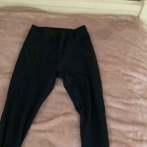 Woman’s high rise S black all in motion leggings